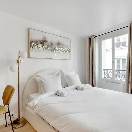 Cozy And In Share Save Paris