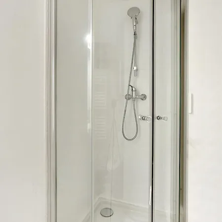 Cozy And In Share Save * Paris