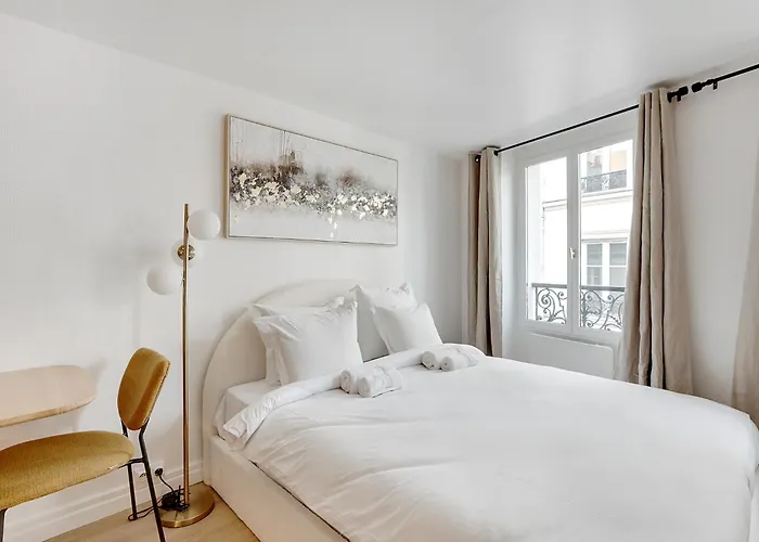 Cozy And In Share Save Paris