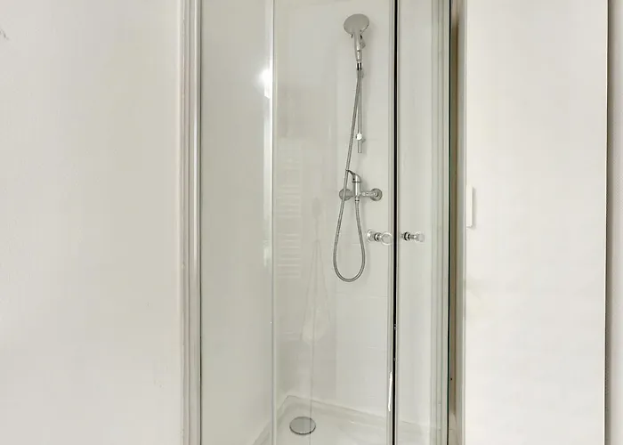 Cozy And In Share Save * 파리